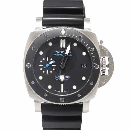 stylish stainless steel watches-Panerai Mens Submersible Stainless Steel Black Dot Dial Watch Reference# PAM00683